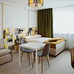 Arche Poloneza 3*